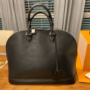 Louis Vuitton Alma GM Epi noir